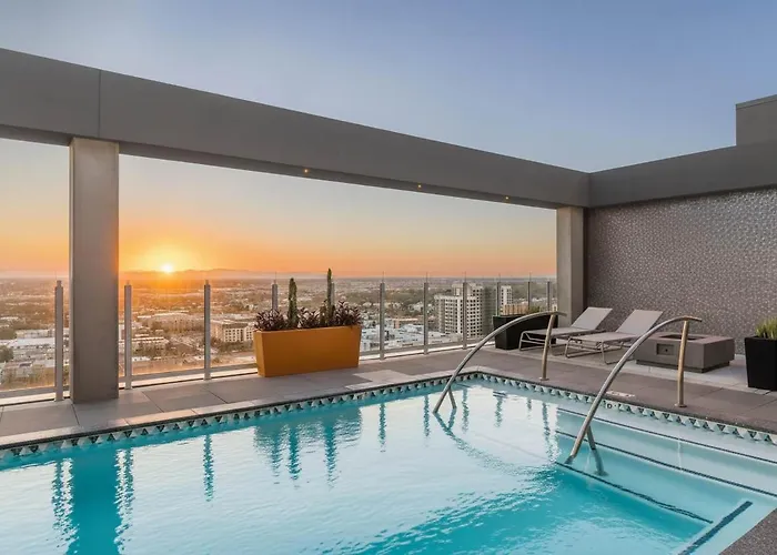 Boulevard Downtown Urban Stu Pool Parking Gym *