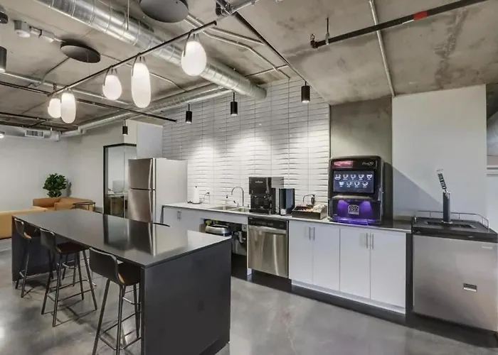 Boulevard Downtown Urban Stu Pool Parking Gym Apartment *